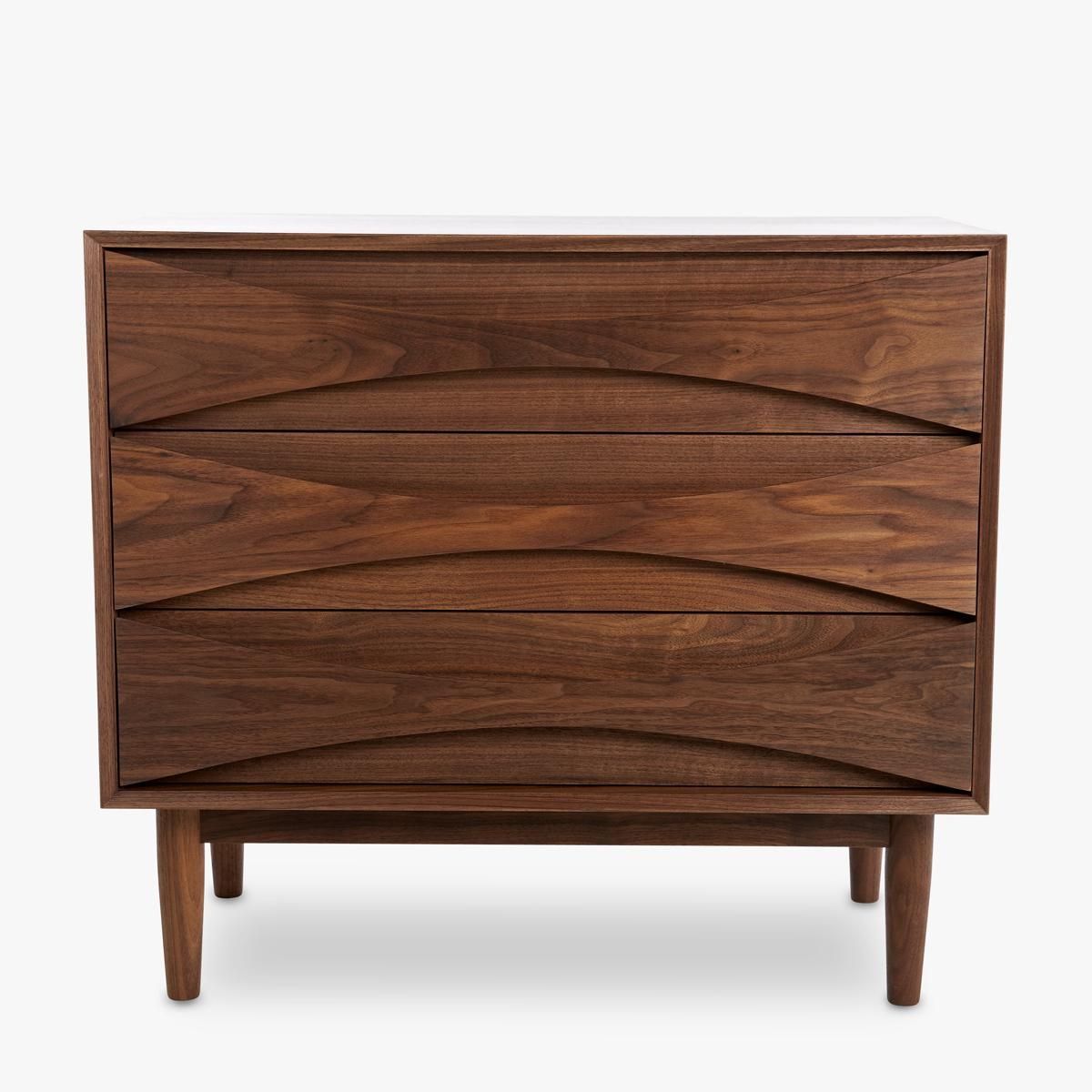 AV04 Arne Vodder Low boy oljet Valnøtt