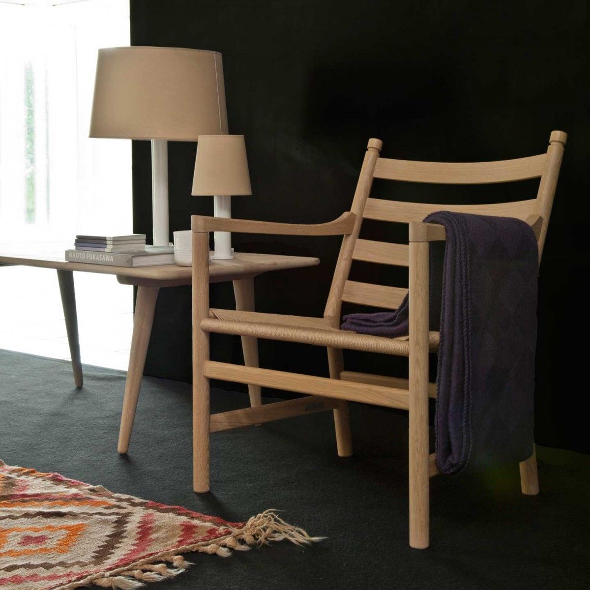 CH011 sofabord / Hans J. Wegner / H44 cm / såpet eik