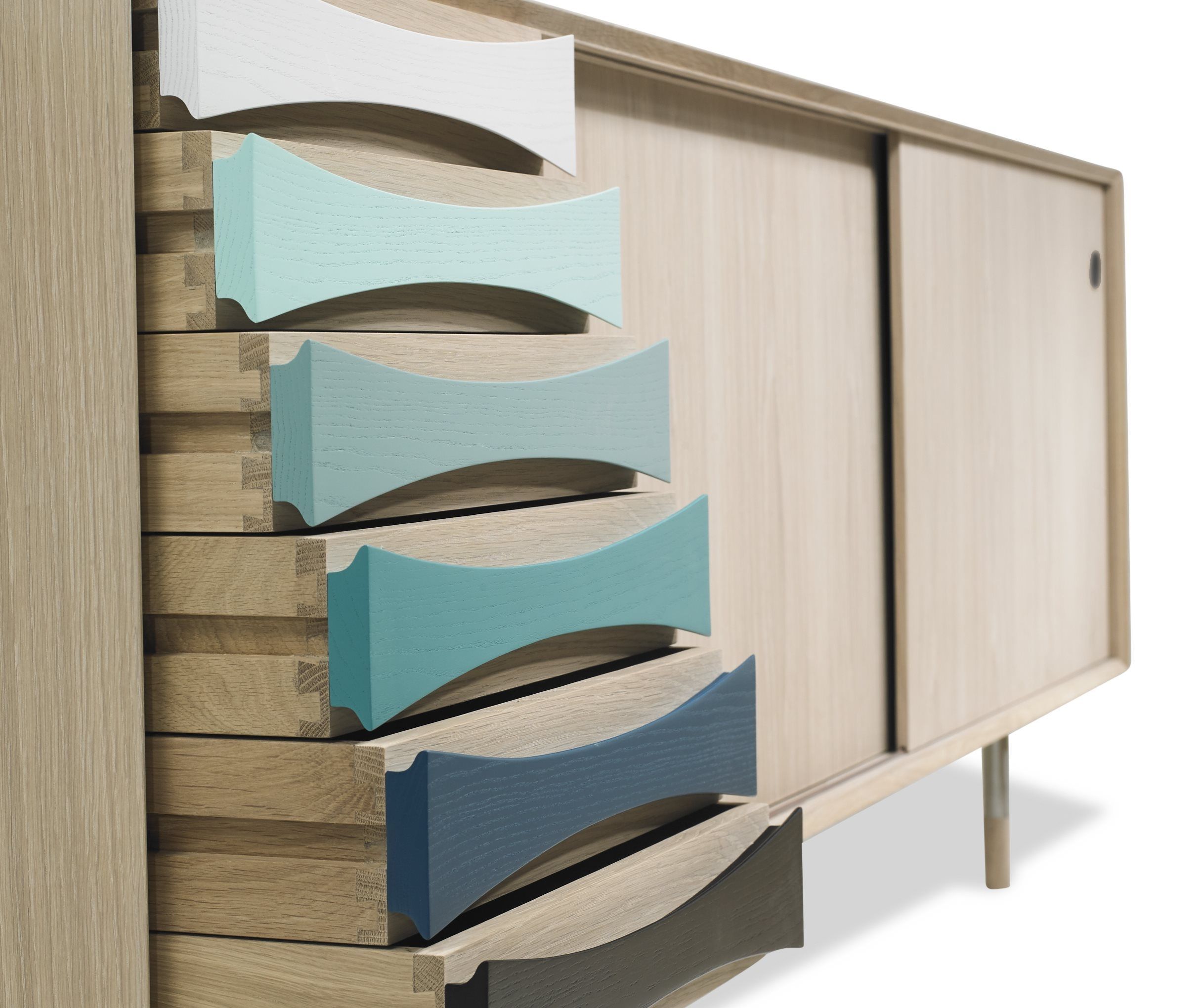 AV01 Arne Vodder Skjenk oljet Eik 