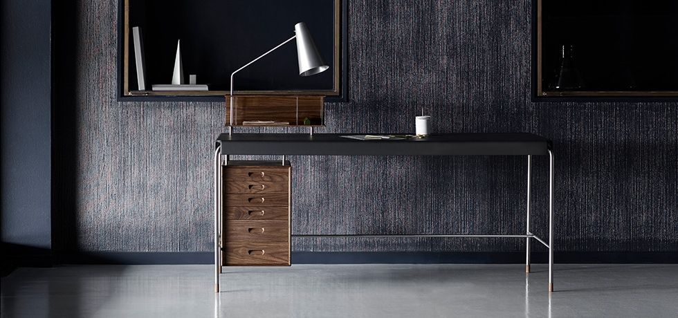 Arne Jacobsen society table