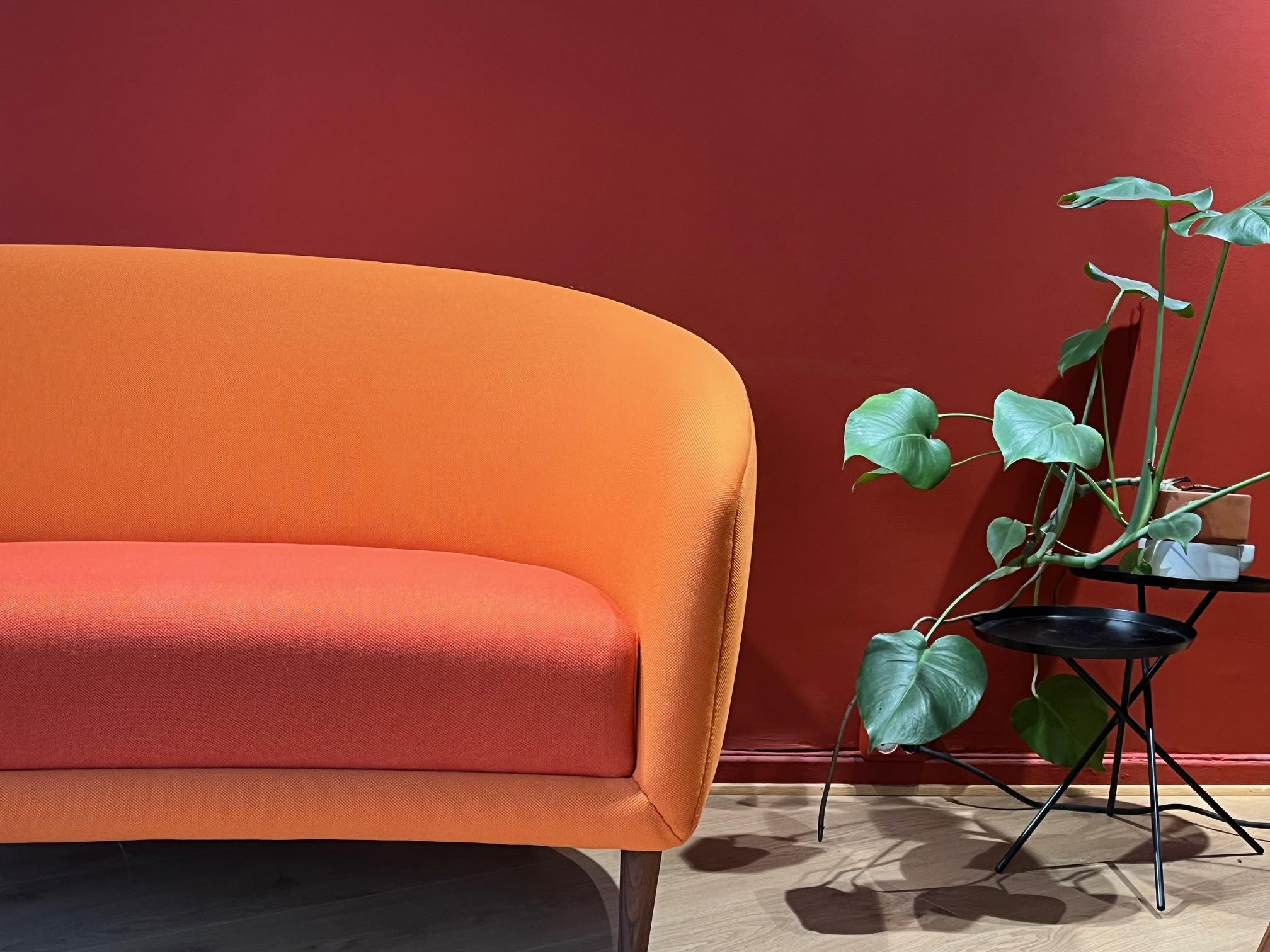 Finn Juhl Lillemor sofa selges fra utstilling